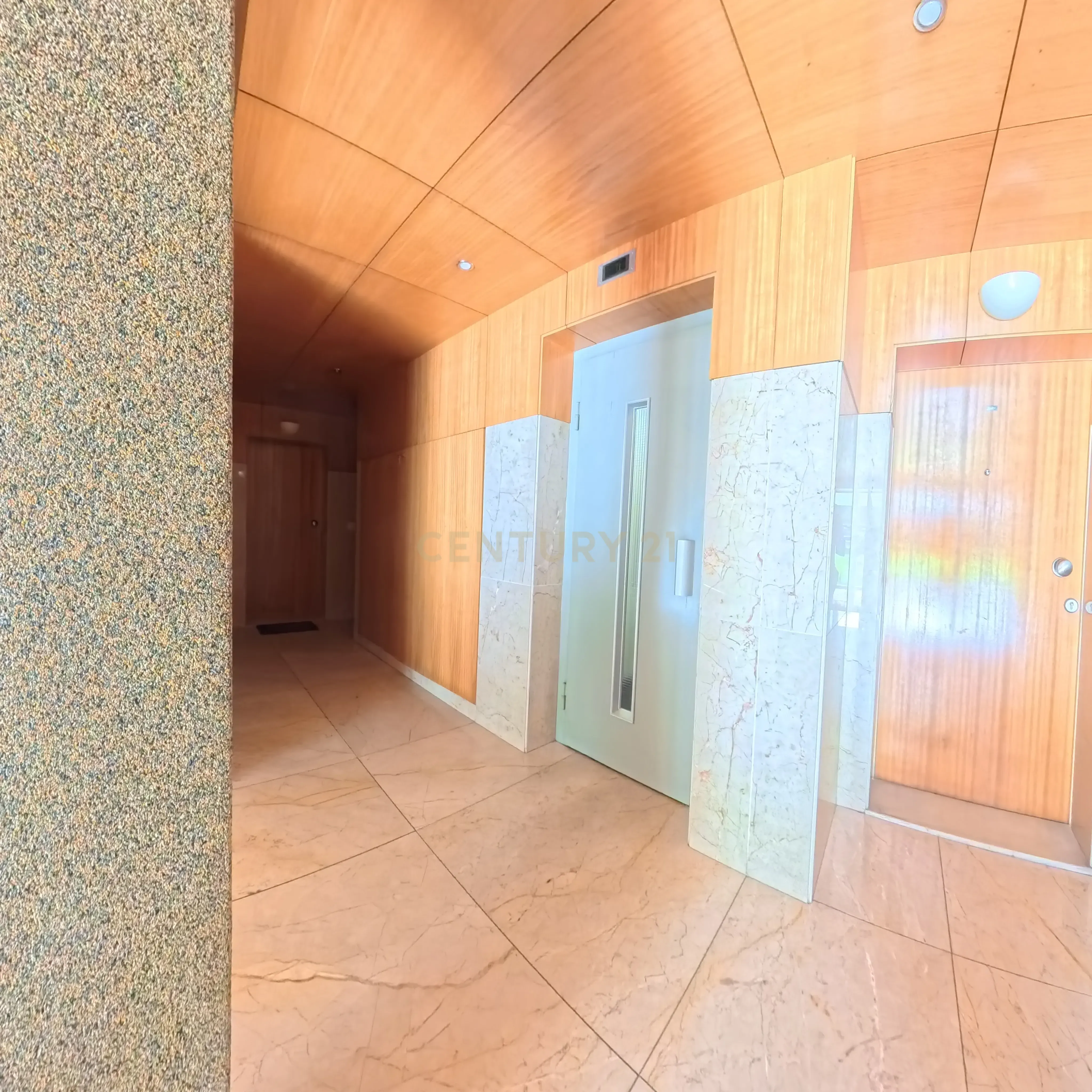 Fotografia 8 de Apartamento T2 com Piscina,  junto ao Hospital da Luz
