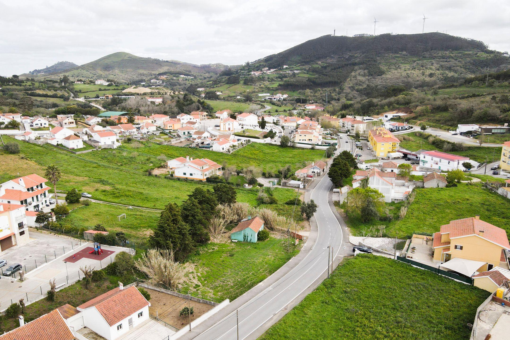 Fotografia 7 de Terreno urbano com 625 m², situado em Alcainça Pequena, Mafra, com projeto de arquitetura para a construção de uma moradia  unifamiliar