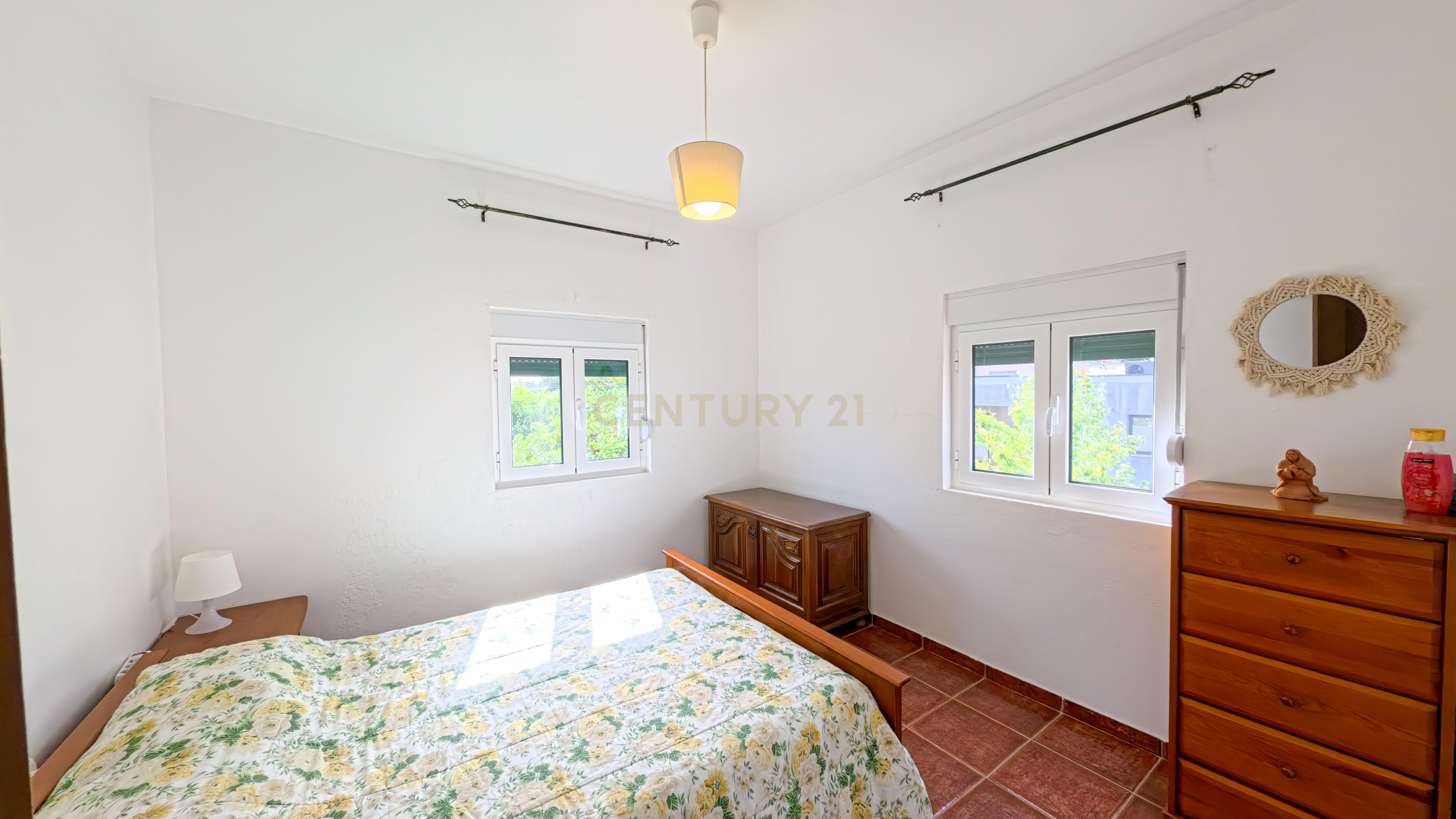 Fotografia 9 de Moradia T3 com terreno de 1.800 m² em Espadanal -Viseu