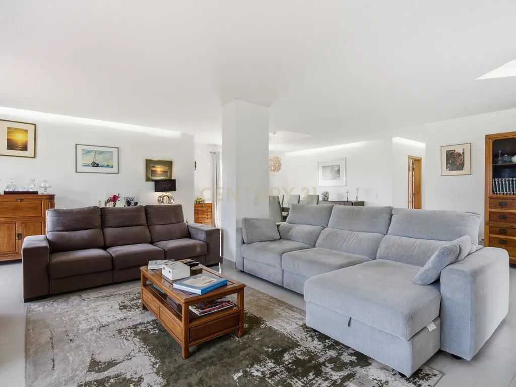 Moradia Isolada com Piscina em Lote de 908 m² | Sala Ampla | Jardim e Vista Desafogada -Mafra - Image 19