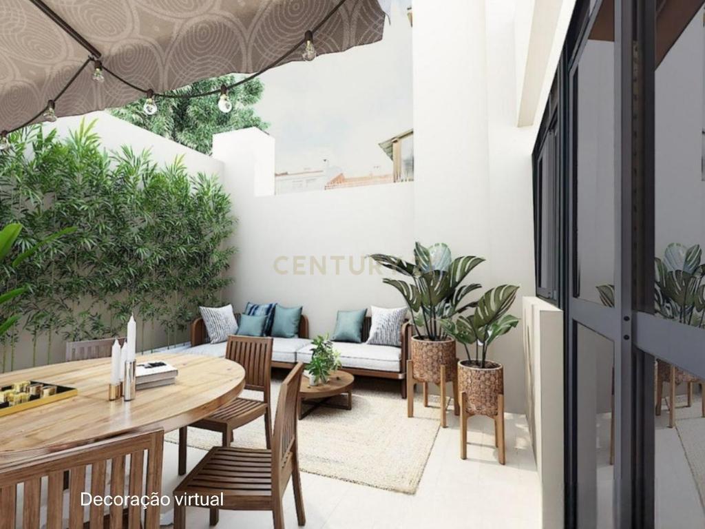 APARTAMENTO T2+1 COM TERRAÇO EM CAMPO DE OURIQUE - Image 1