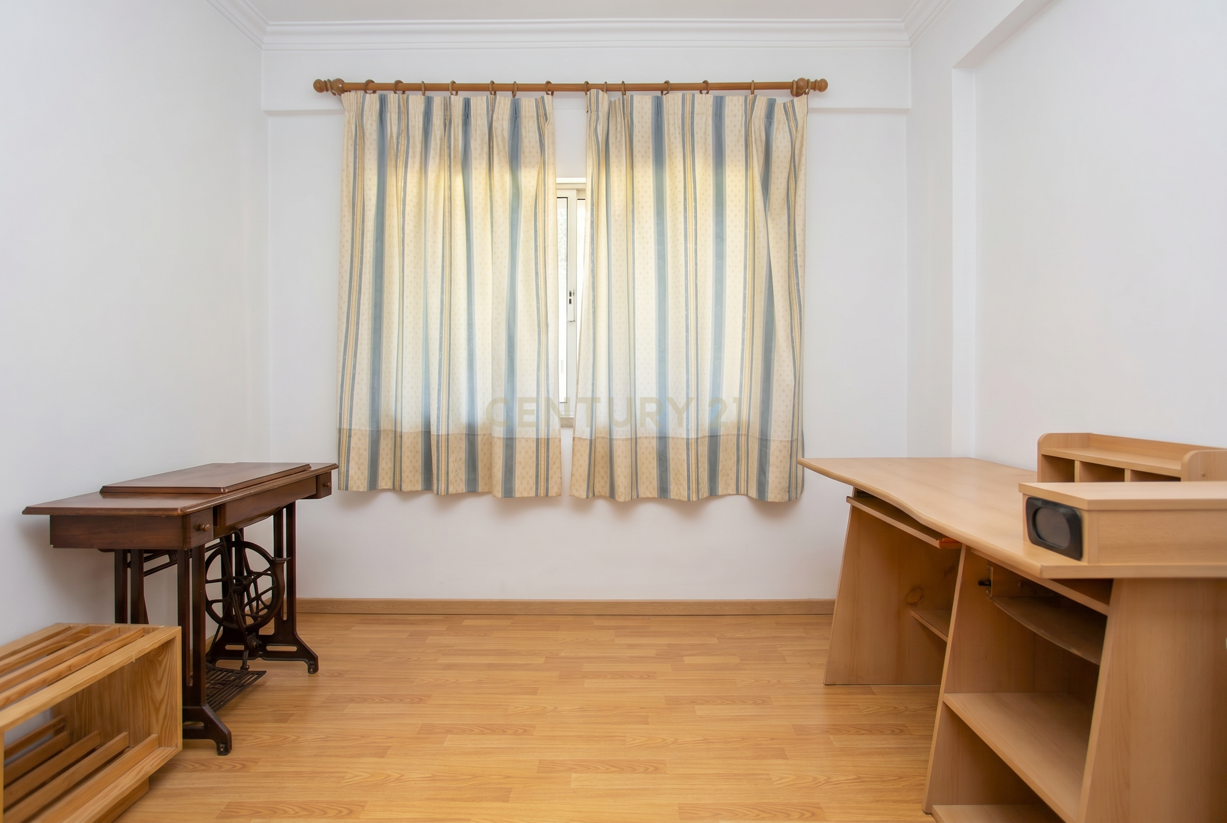 Fotografia 11 de T2 com Excelente Potencial de Investimento na Arrentela, Seixal