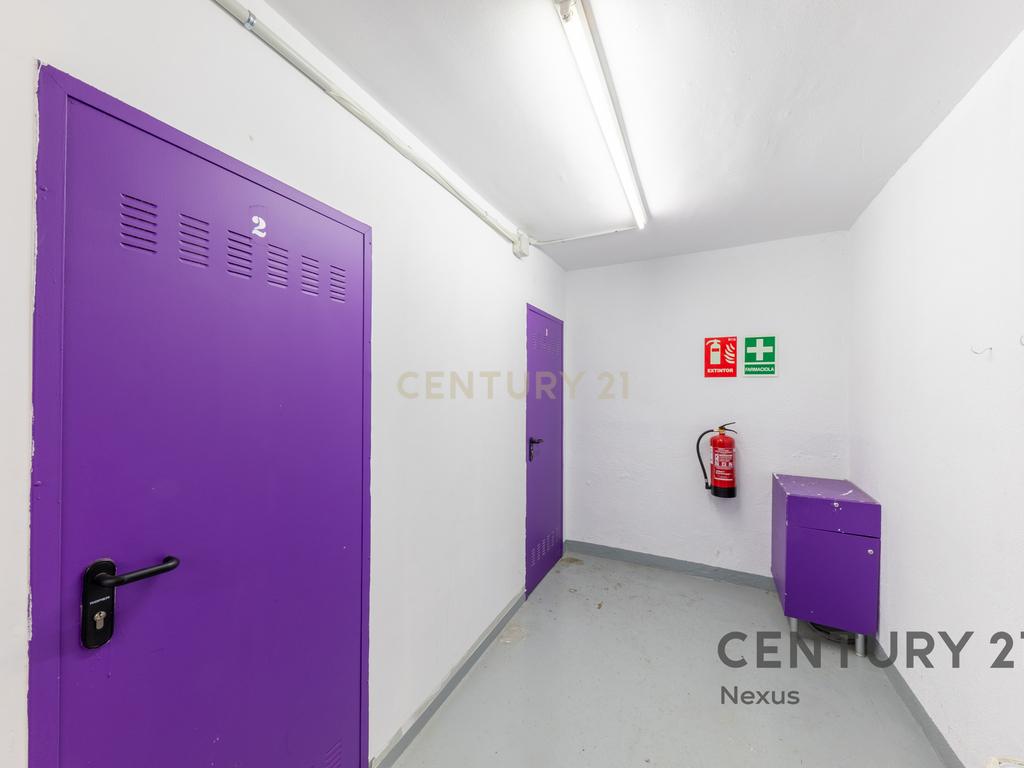 Oportunidade de Investimento em Mataró: Espaço com 21 Arrecadações - Image 2