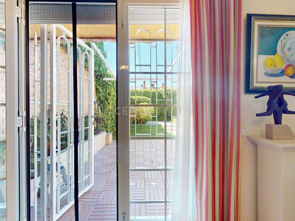 Apartamento Espaçoso com Vista para a Cidade e Montanha em Madrid - Image 3