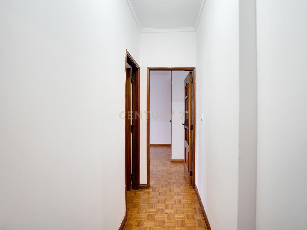 Apartamento T3 com Vista de Rio, São Vicente, Lisboa - Image 25