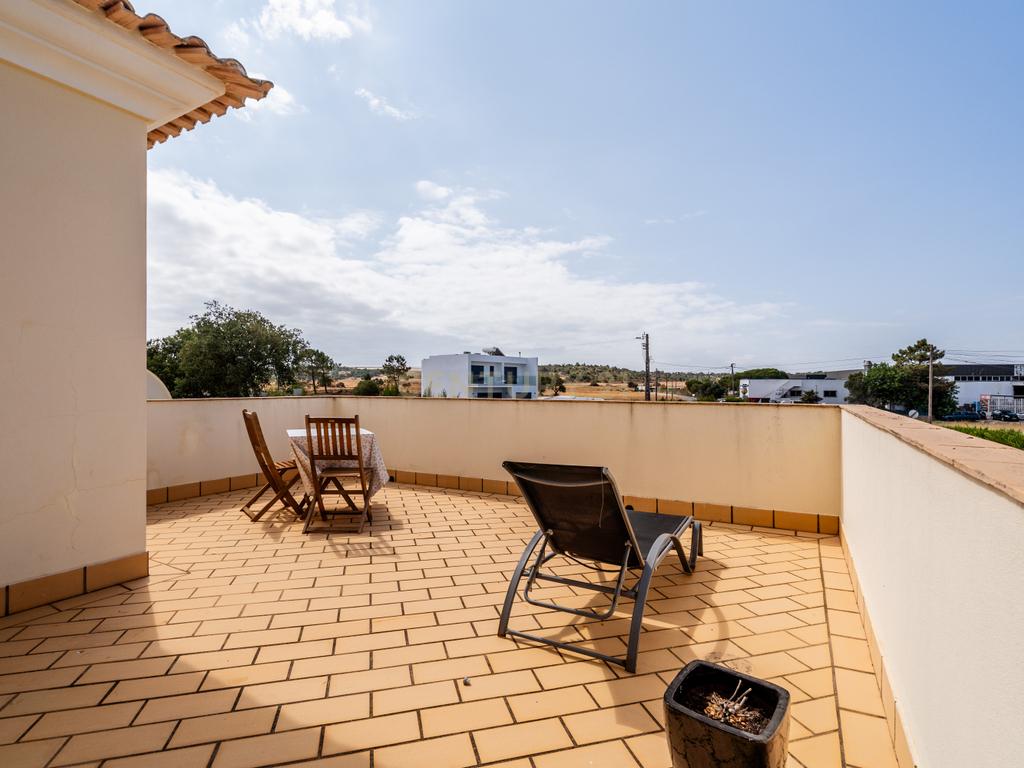 Moradia Independente T3, com Piscina e Amplo Espaço Exterior, em Algoz. - Image 18