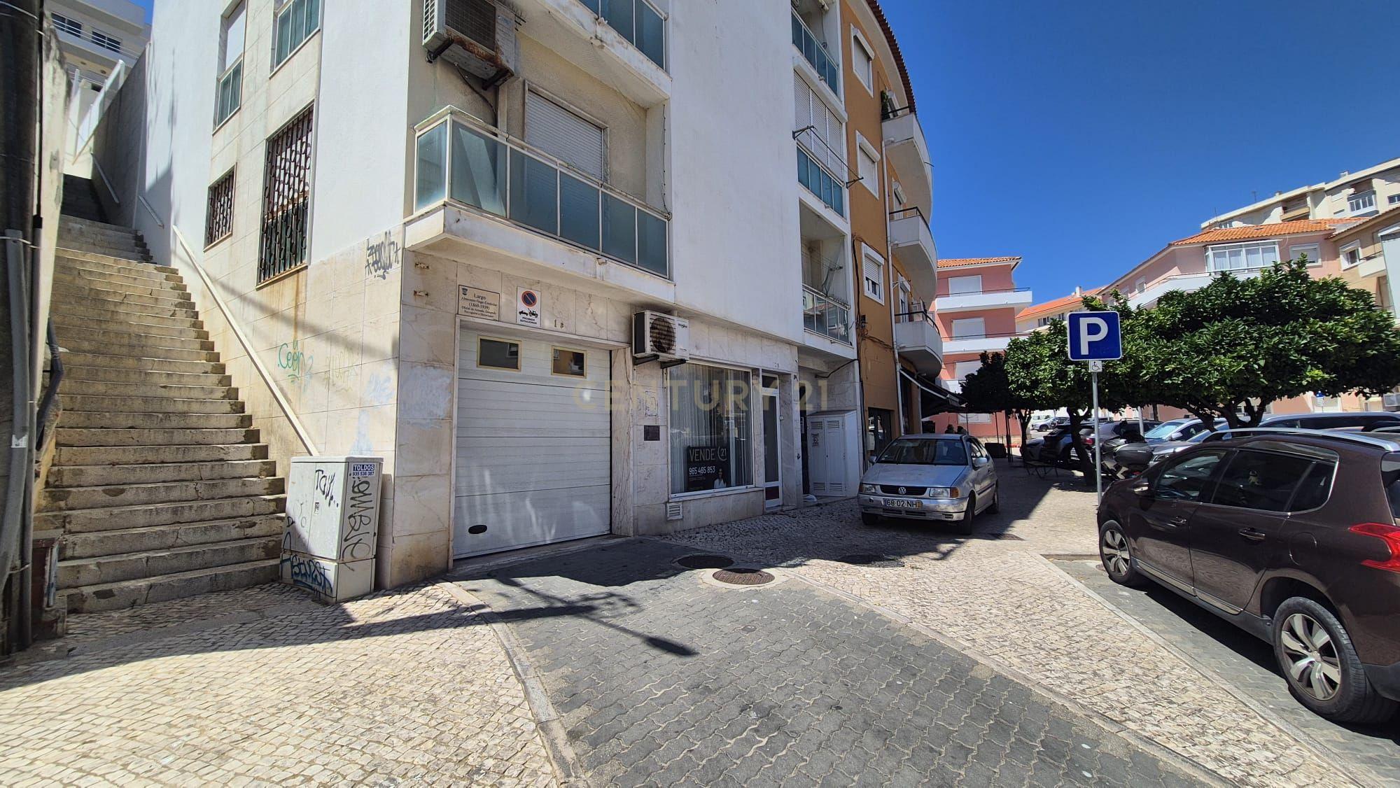 Fotografia 3 de Loja em Sesimbra a 1 minuto da praia!