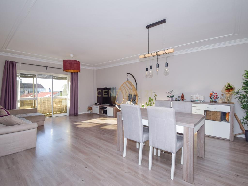 Apartamento T3 com garagem, em São Domingos de Rana, Cascais, - Image 5