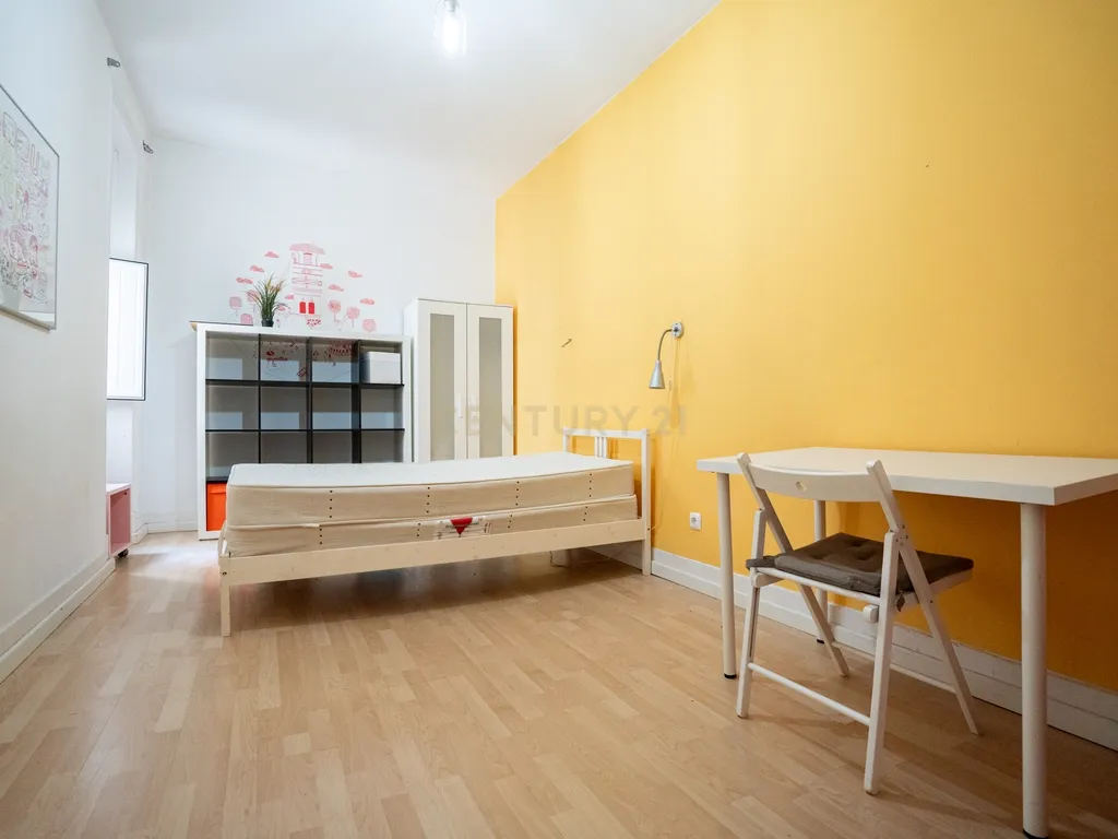 Apartamento Único com Vista sobre o Campo Pequeno – Lisboa - Image 27