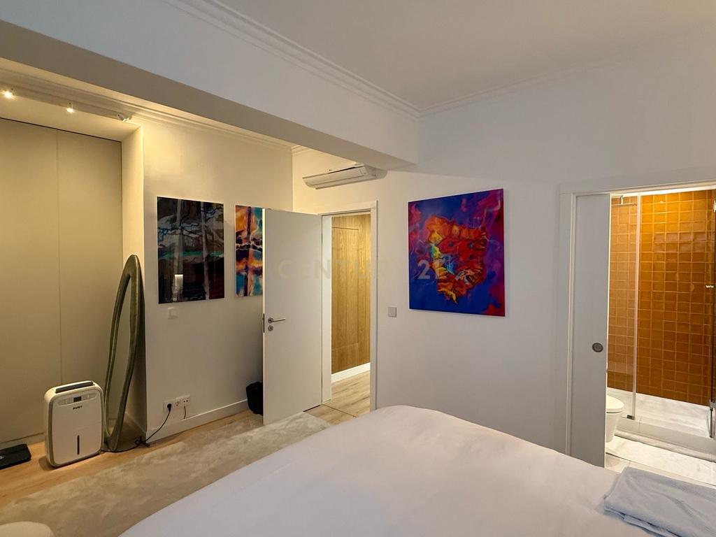 Apartamento Moderno T3 em Oeiras com Luz Natural e Conforto - Image 14