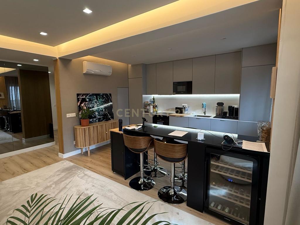 Apartamento Moderno T3 em Oeiras com Luz Natural e Conforto - Image 4