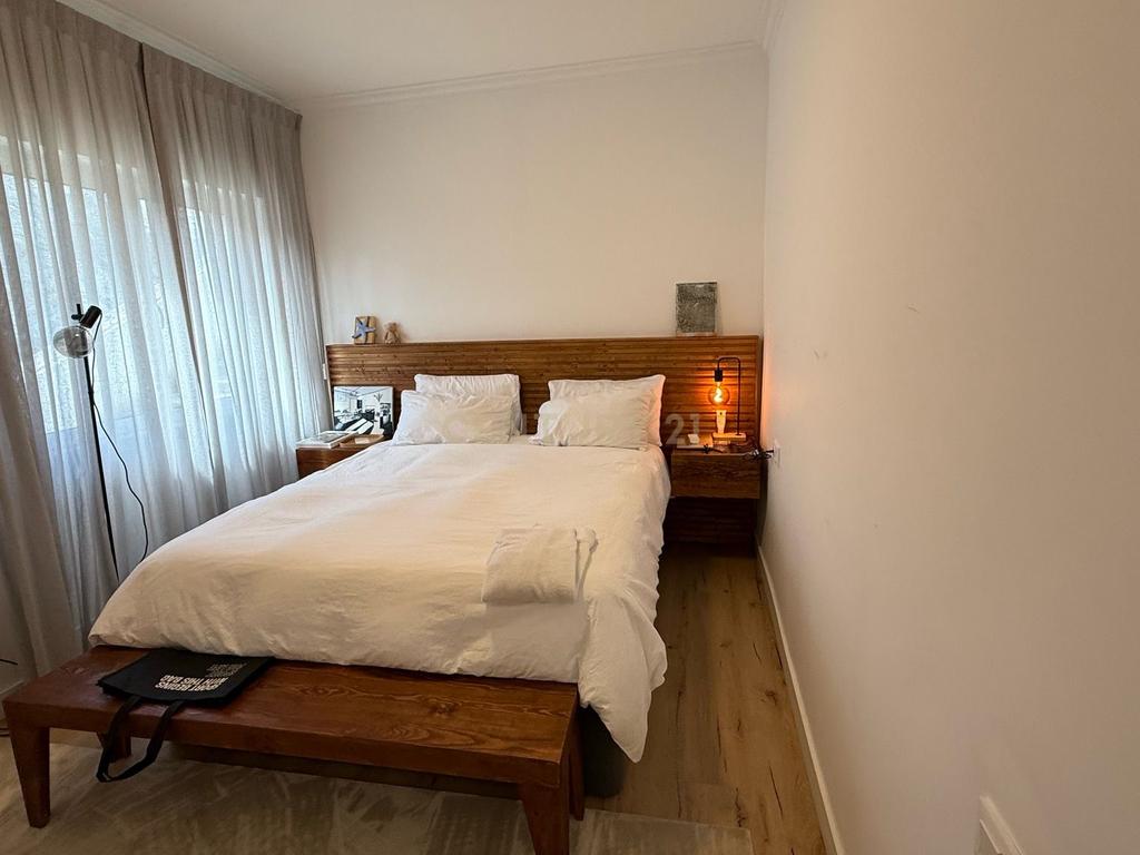 Apartamento Moderno T3 em Oeiras com Luz Natural e Conforto - Image 5