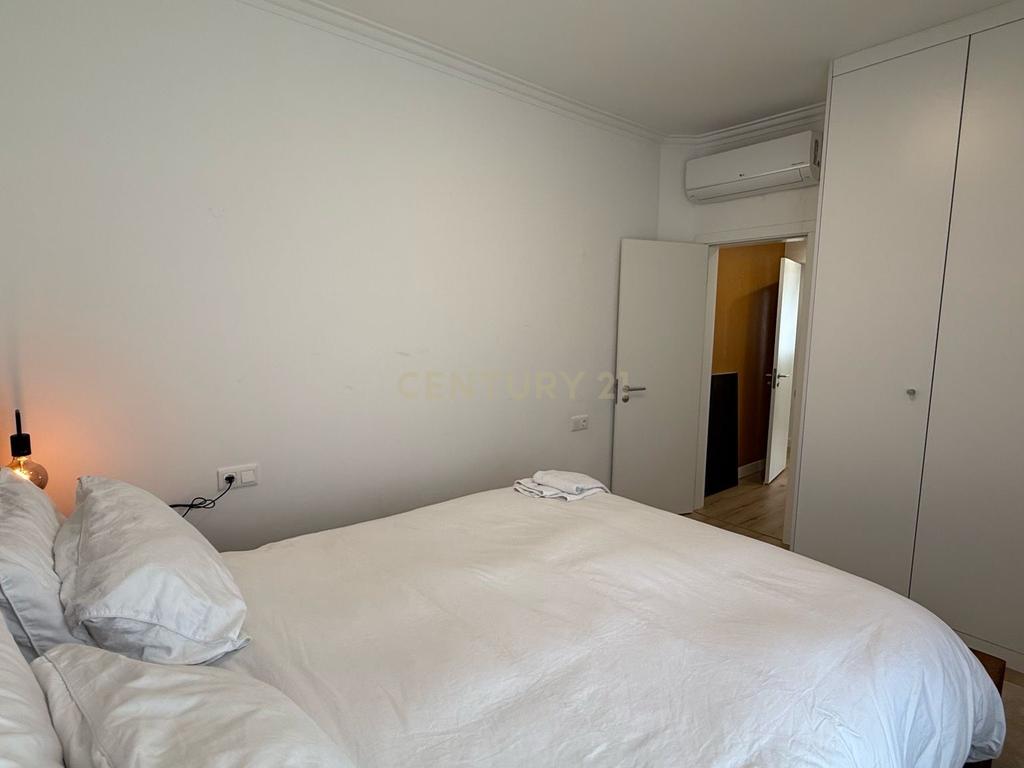 Apartamento Moderno T3 em Oeiras com Luz Natural e Conforto - Image 6