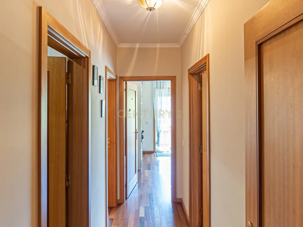 Apartamento T3 com Vista Panorâmica em Canidelo, Vila Nova de Gaia - Image 27