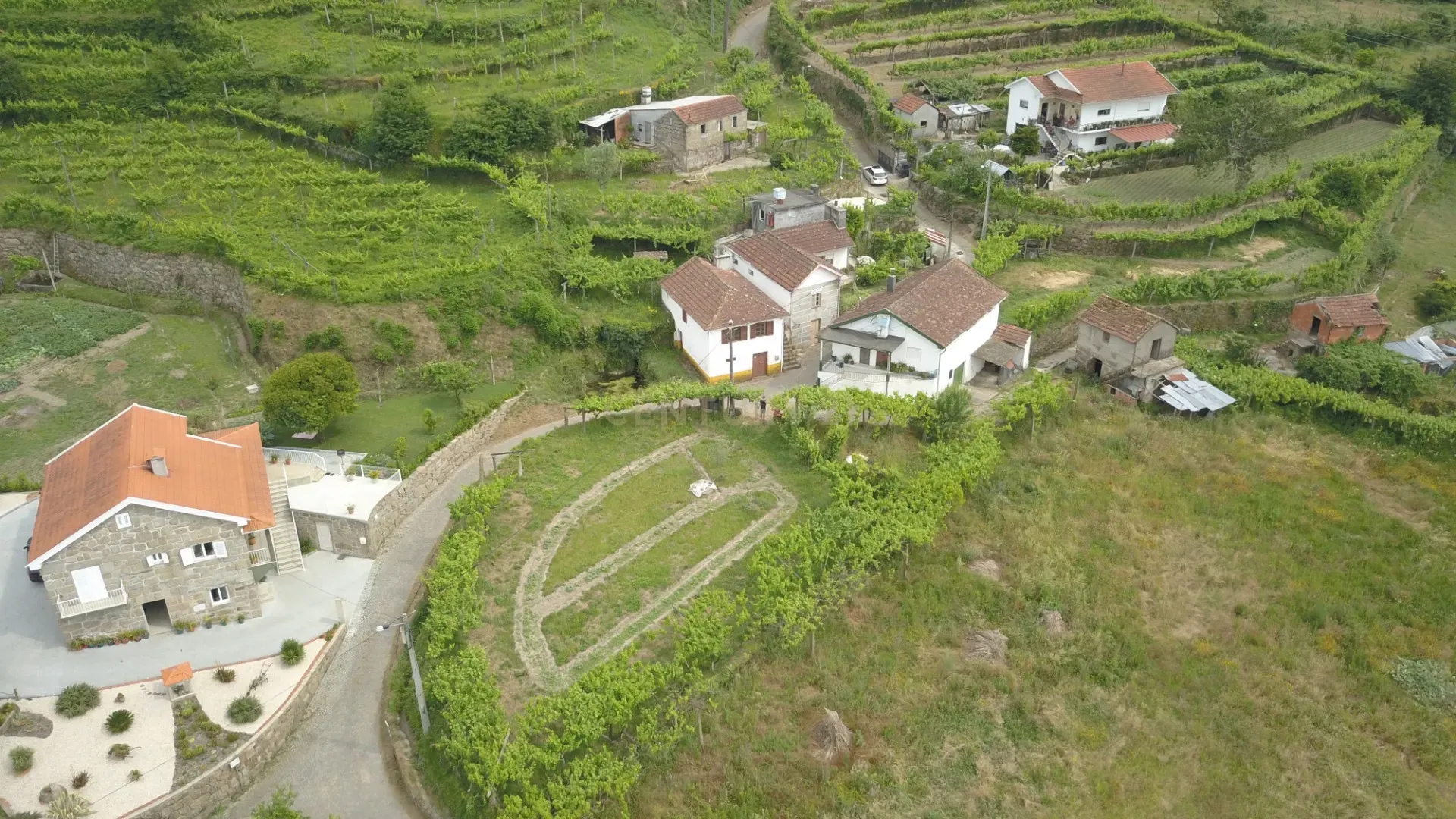 Fotografia 3 de Moradia T2 em Travanca, Cinfães – Ideal para Habitação ou Férias