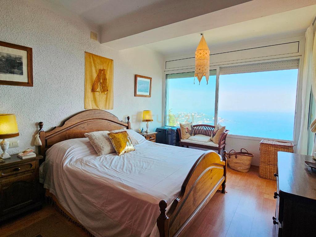 Cobertura com terraço, jardim e piscina privada com vista para o mar em Llançà - Image 24