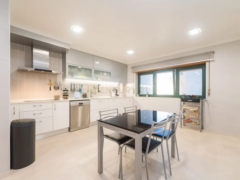 Apartamento T4 | Massamá - Image 9