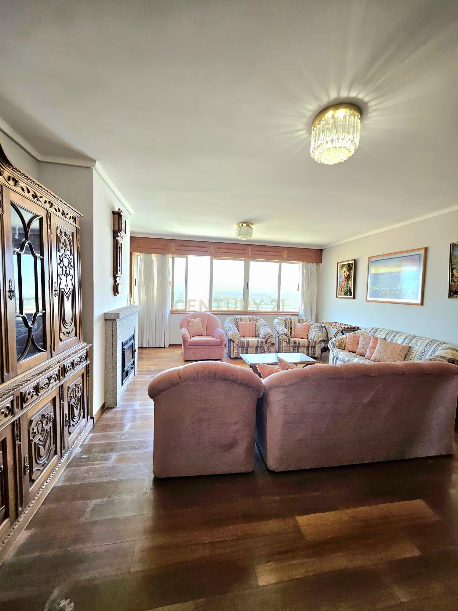 Fotografia 4 de 🏡 APARTAMENTO T4 NO CENTRO DE AVEIRO | GARAGEM FECHADA PARA 2 CARROS