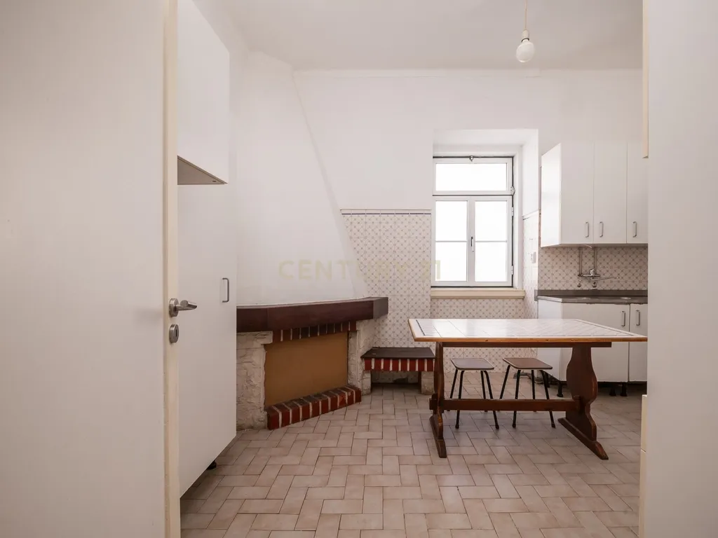 Apartamento T3+1 com varanda | Rua Guerra Junqueiro, Coimbra - Image 8
