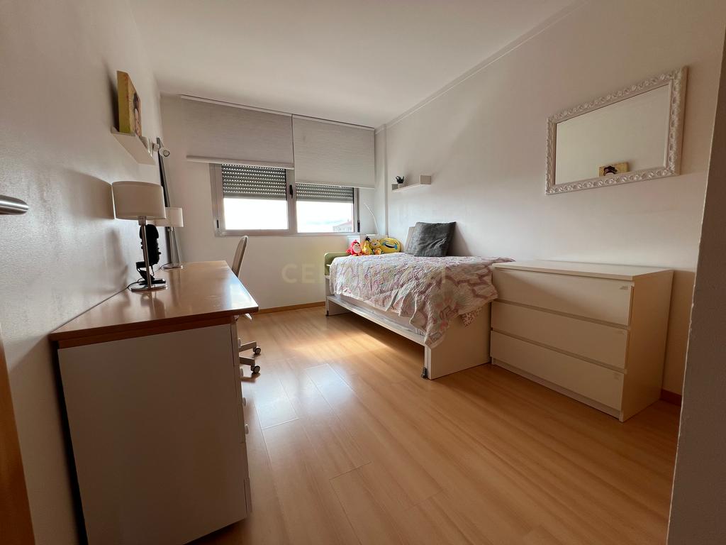 Apartamento T3 com vista desafogada e excelente luminosidade em Lumiar - Image 21