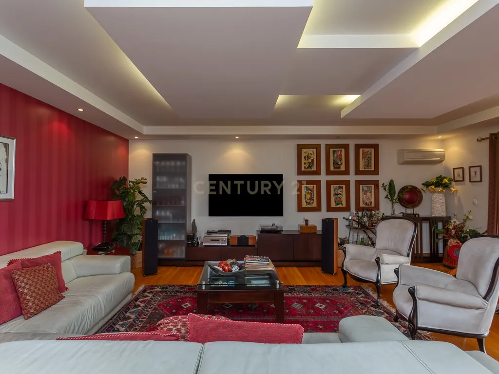 Apartamento T4 Alto de Algés, Terraço, Vista Rio, 6 Lugares de Garagem - Image 4