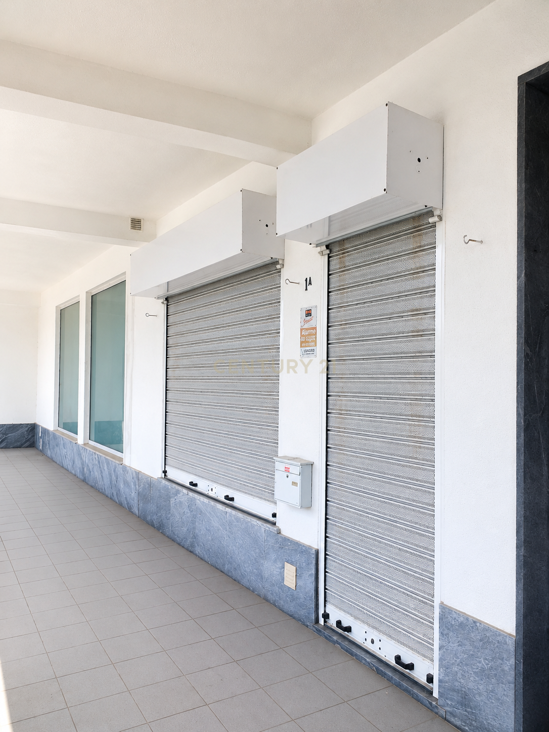 Fotografia 5 de LOJA COMERCIAL COM DUAS FRENTES | PORTO SALVO | OEIRAS