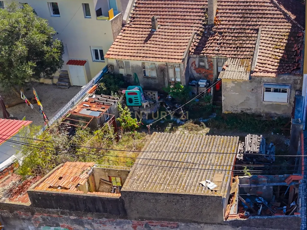 Moradia para reconstrução total lote 417m2 Venteira Rua 1º Dezembro - Image 21