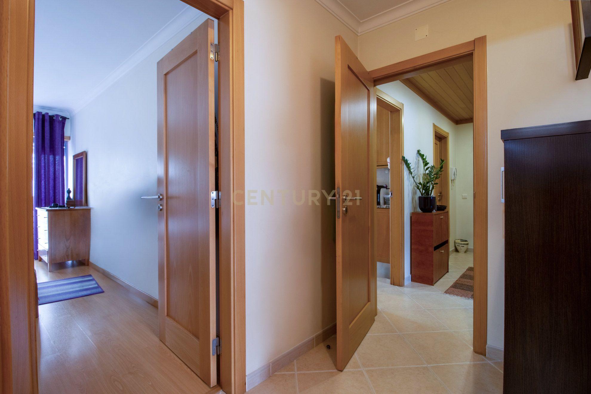 Fotografia 10 de Apartamento T2 em Alfeizerão | Excelentes Áreas