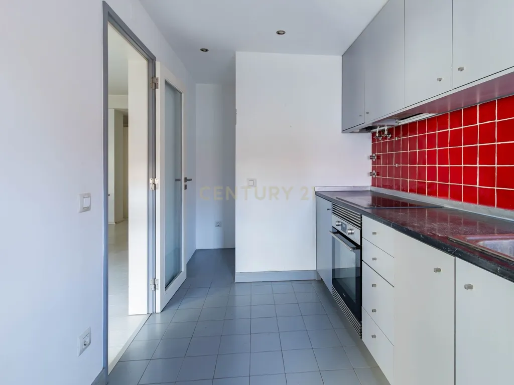 Apartamento T3 na Rua Doutor António José de Almeida 28, Coimbra, Portugal - Image 22