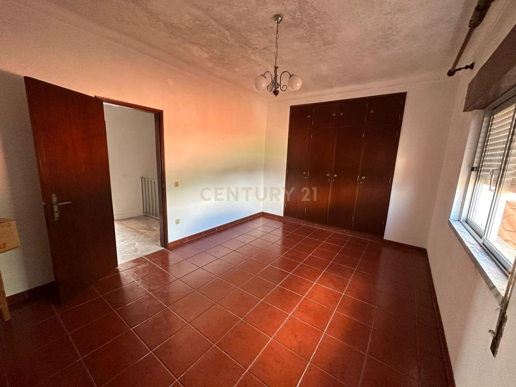 Casa T2  em Santarém - Oportunidade Única! - Image 7
