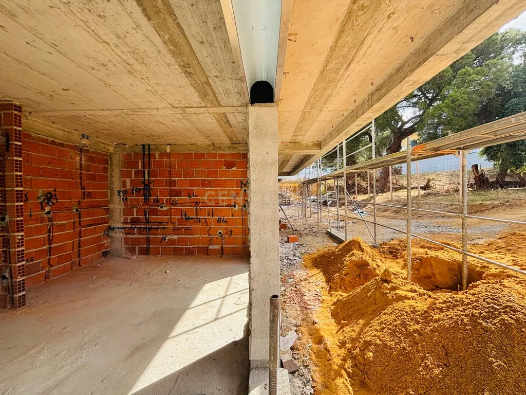 🏡 **Moradia T4 com piscina – Foros da Amora** - Image 51