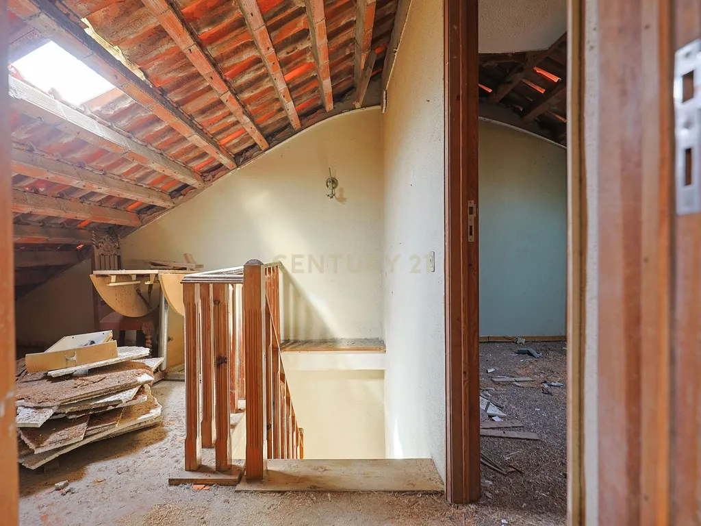 T2 na Arrentela junto à Baía do Seixal – Excelente oportunidade para remodelação - Image 12