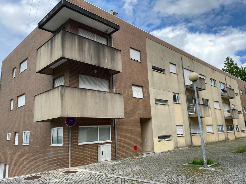 Apartamento T1 com Varanda e Garagem,  Águas Santas, Maia  - Image 2