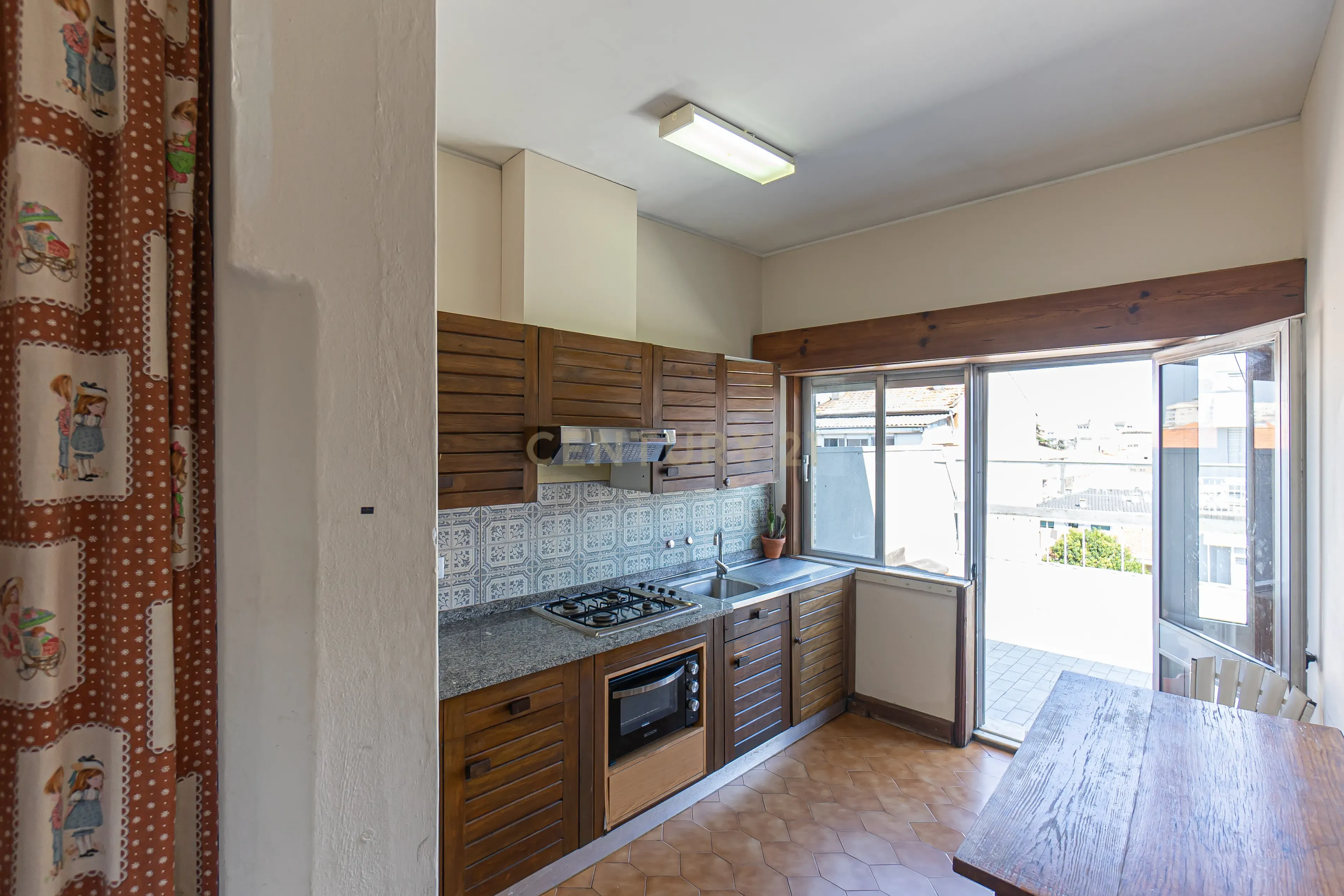 Fotografia 3 de Apartamento T2+1 com Terraço na Prestigiada Rua da Alegria