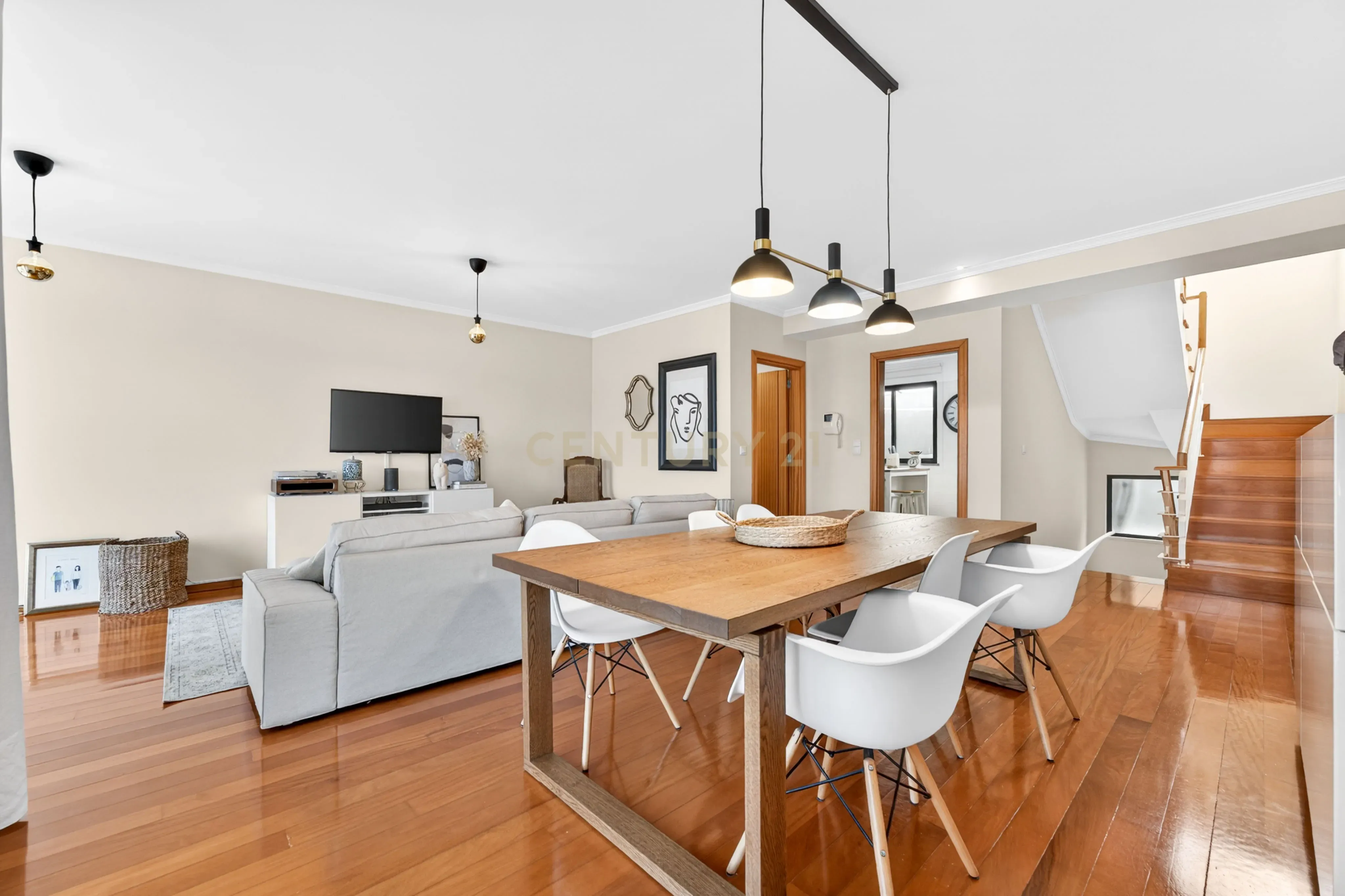 Fotografia 11 de Moradia em Banda T3 em Machico – Luz Natural, Vista Mar e Excelente Localização