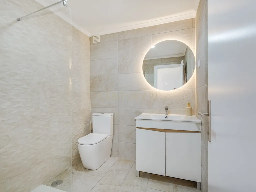 Apartamento Renovado com Vista em Alenquer, Lisboa - Image 7