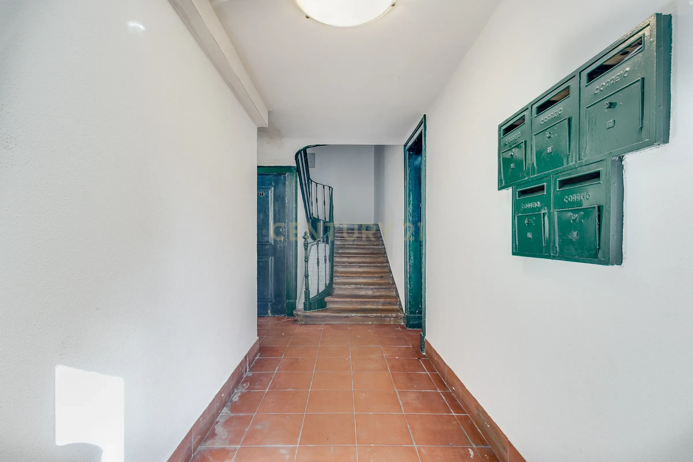 Apartamento no Coração do Príncipe Real – Lisboa - Image 2