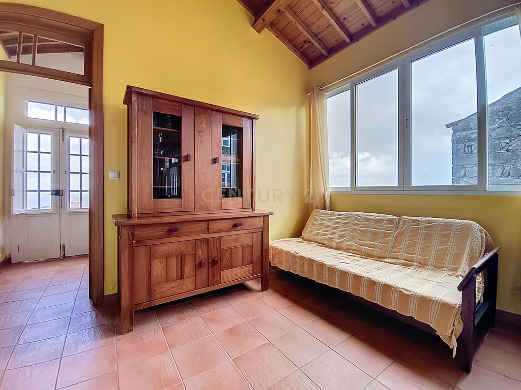Rústico de Luxo – Moradia Renovada com Vista Mar Deslumbrante - Image 37