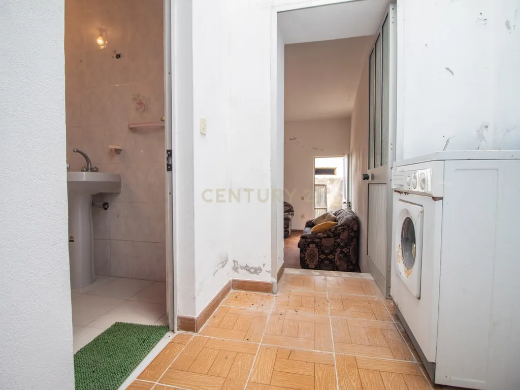Oportunidade única em Abrunheira! Moradia T3+2 com terraço e vistas panorâmicas - Image 22