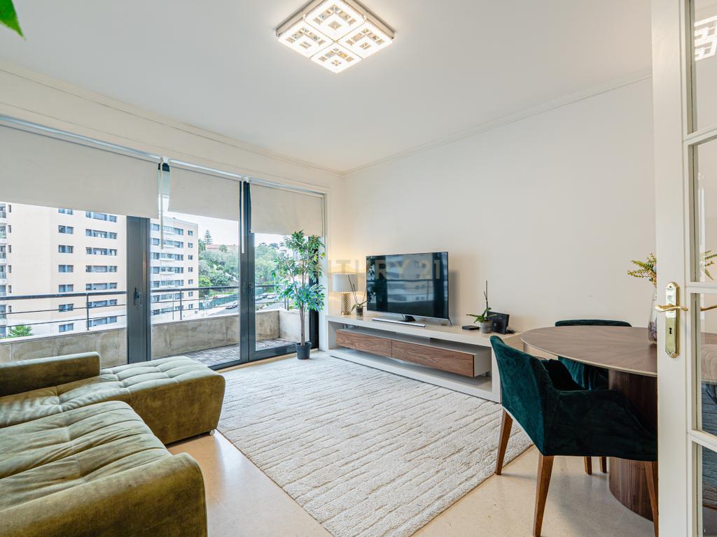 Apartamento T2 em Nova Campolide com Estacionamento - Image 1