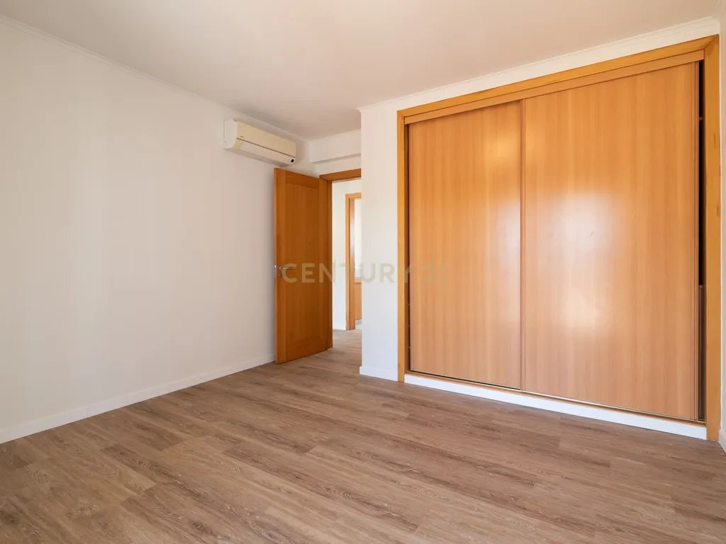 Moradia T3 com piscina em Cascais - Image 21