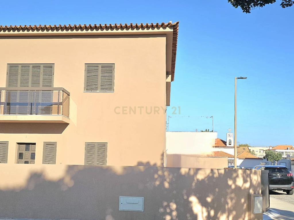 Moradia T4 Bi-Familiar em Primeira Linha de Mar – Vila do Conde - Image 25