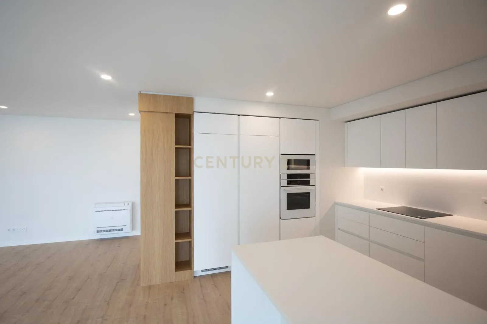 Fotografia 7 de Apartamento T3 com estacionamento e piscina - Areeiro