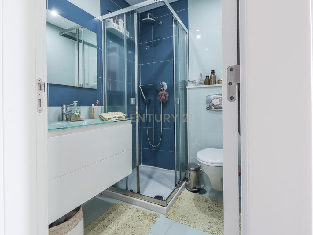 Apartamento duplex T2+2 com terraços - Image 24