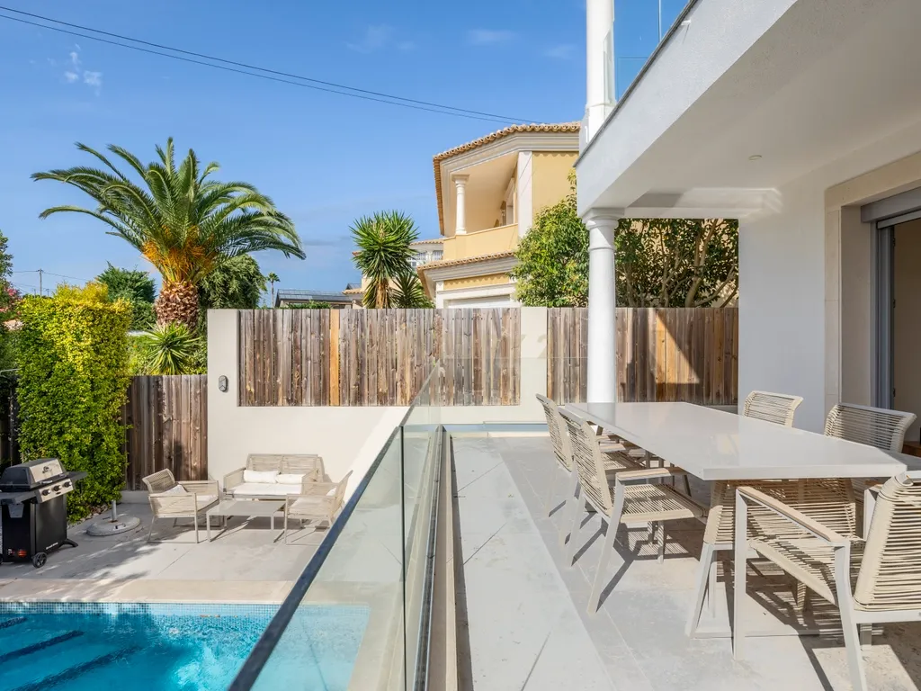 Moradia T5 de Luxo com Piscina, Ginásio, Sauna e Garrafeira em Birre, Cascais - Image 61