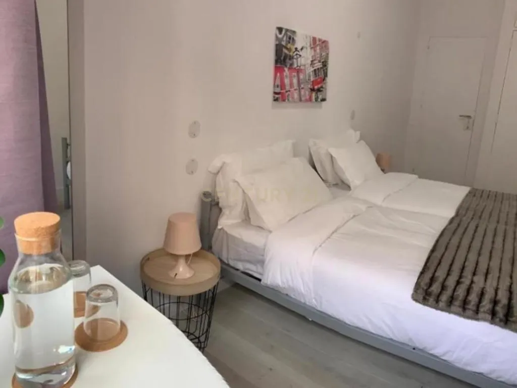 Apartamento T3 + 1 com Licença de Alojamento Local – Estrela / Campo de Ourique, Lisboa - Image 10