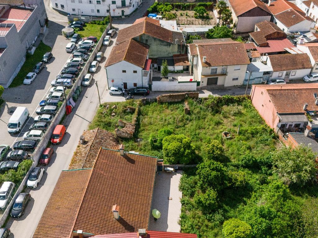 Moradia e terreno para construção – S. Martinho do Bispo – Coimbra - Image 11
