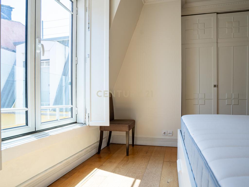 Apartamento T1 Moderno nas Avenidas Novas, Lisboa mobilado, com ar condicionado e garagem - Image 11