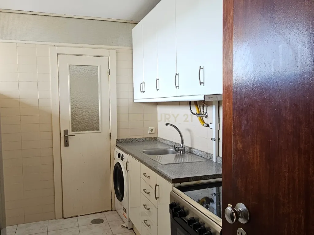 Apartamento T2 com garagem, Matosinhos - Image 5