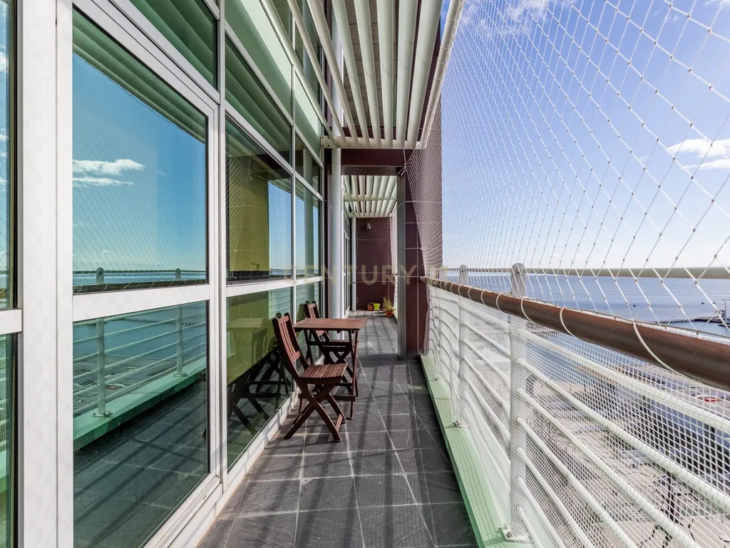T3 Duplex na Torre de São Rafael com Vista Deslumbrante sobre o Tejo no Parque das Nações - Image 40